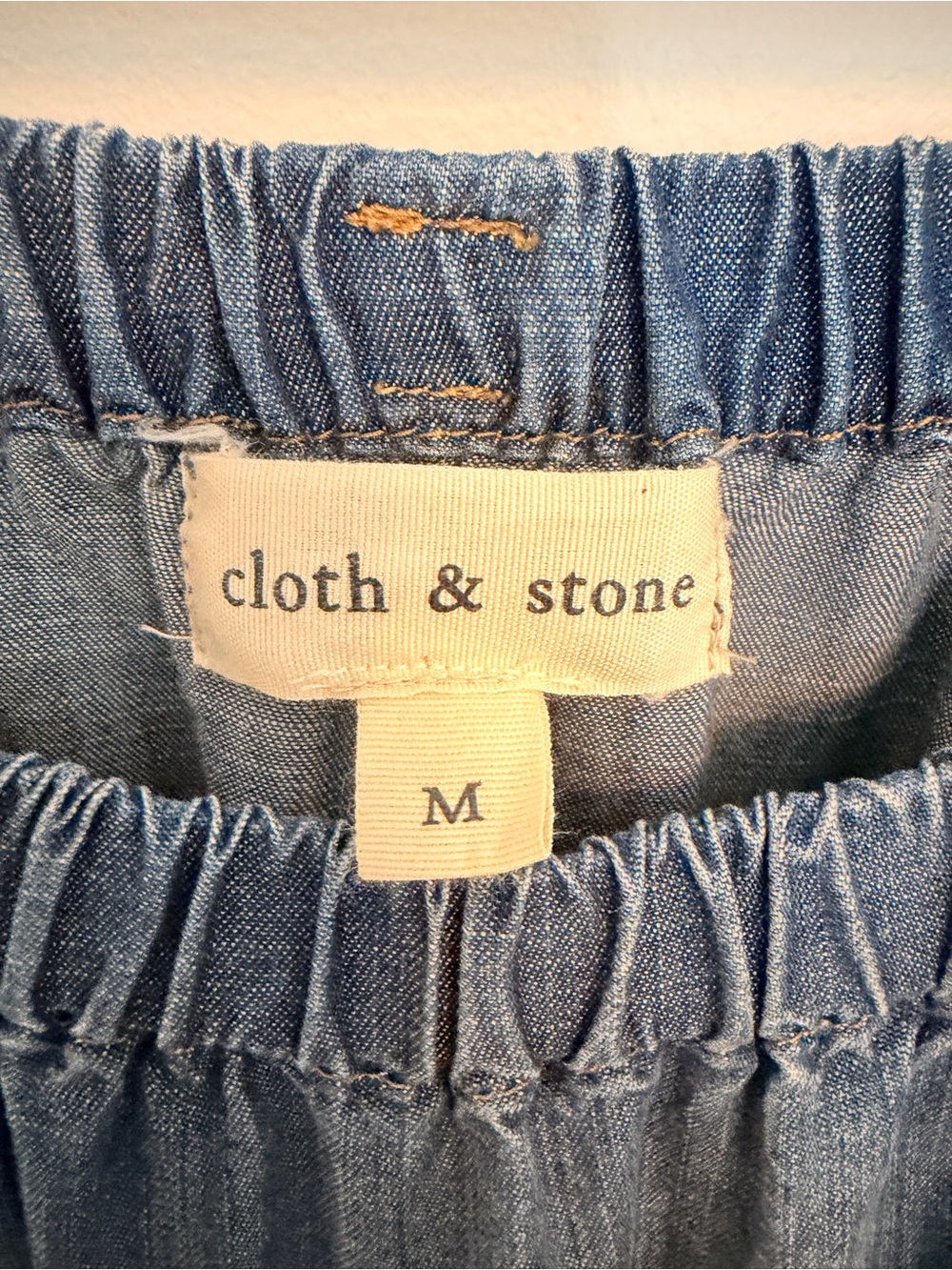 cloth & stone Denim Off-Shoulder Blouse in Blue - Picture 4 of 6